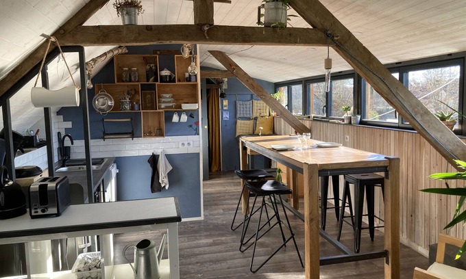 Saint-Cernin-de-Larche Apartment | Loft south for 2 to 7 people, kitchenette. Access to the hostel's common areas.