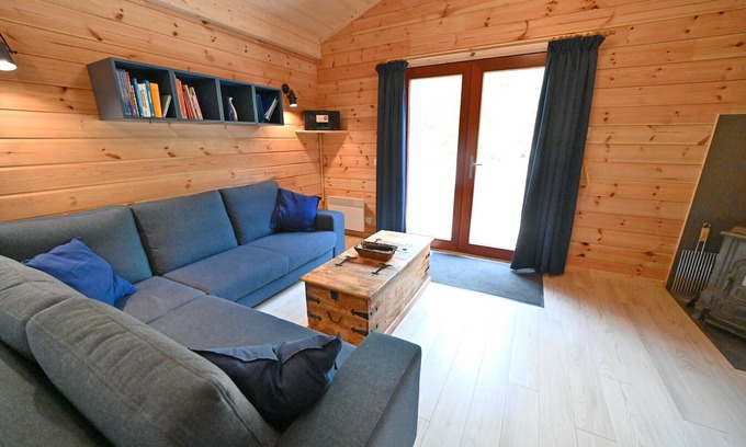 Oignies-en-Thierache House | Log Cabin in Oignies with Barbecue