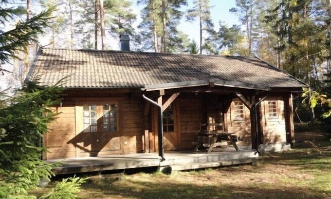 Hallaryd Cabin | Log cabin for 4 + 2 people, 80m2 in the middle of the forest between 2 lakes