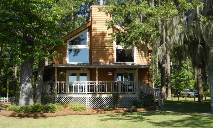 Cordele House | Log Cabin Home * Fantastic Sunsets! * Private Boat Ramp * Big Water * Fiber Wifi