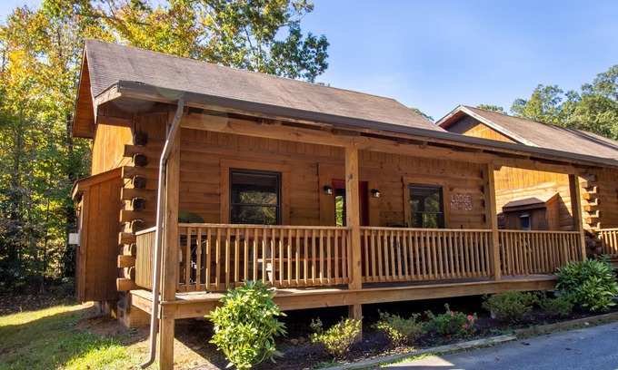 Spotsylvania Cabin | Log Cabin Multi Lvl Twin Wilderness Presidential
