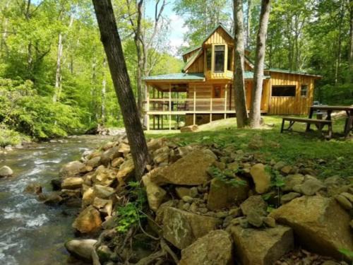 Stanardsville House | Log Cabin on the River
