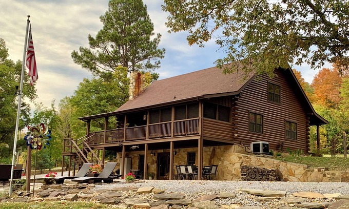 Livingston County Cabin | Log cabin with walkout basement and loft located on Ohio River’s edge.