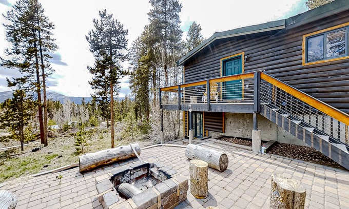 Winter Park Highlands House | Log Home with Mountain Views, Firepit & Gas Fireplace - Quick Drive to Skiing