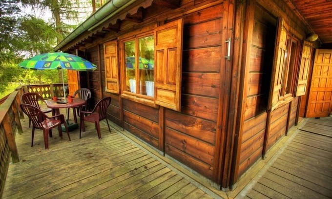 Gizycko House | Log House by Lake Tajty, Masurian Lakes Trail