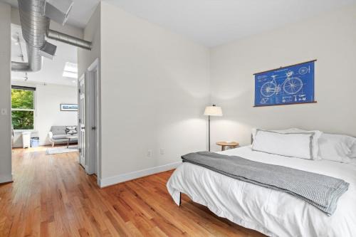 Northwest House | Logan Circle Carriage House 1b-1b Central & Bright