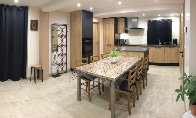 Ebersheim Apartment | Logement de 80 m2 Pour 1 à 6 Personnes Dans un Corps de Ferme et Cour Privative