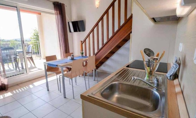 Azille Apartment | Logement :résidence Château de Jouarres - Azille
