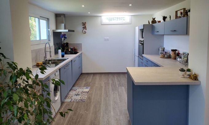 Cransac Apartment | Logement Spacieux et Serein Dans une Jolie Maison de Campagne