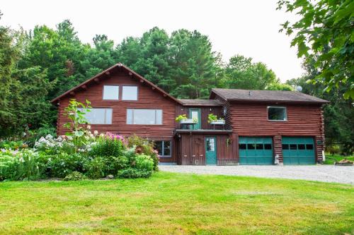 Williston North House | LoghomeVT