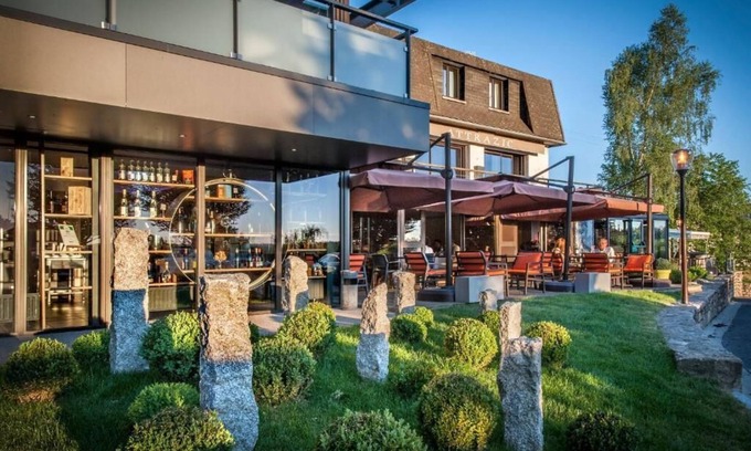 Aumont-Aubrac Hotel | Logis Hôtel Spa Chez Camillou