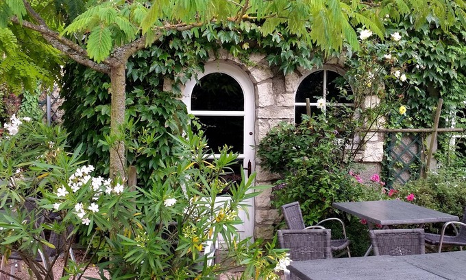 Sancoins Hotel | Logis Hotel Saint-Joseph