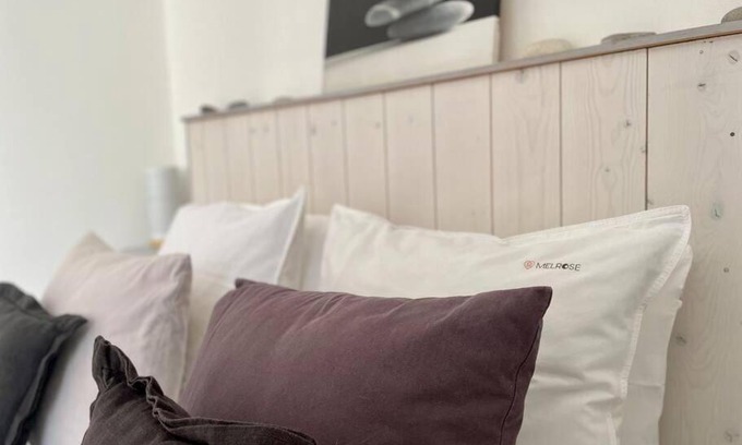Saint-Martin-des-Entrees Apartment | Logis Saint-Martin by Melrose