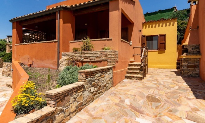 Torre dei Corsari Villa | Loi's 2 Detached cottage with sea view and garden
