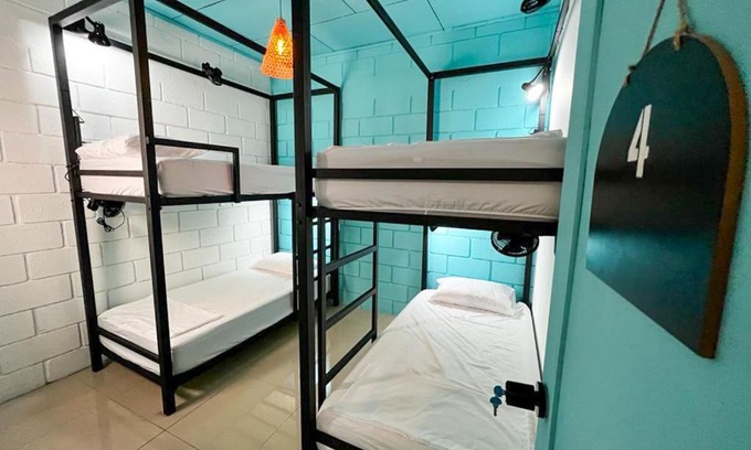 Chinatown House | Lolas Hostal, Habitacion Exclusiva para Mujeres, 2 camarotes, precio por cama