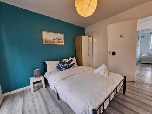 Bow House | London Mile End Rooms