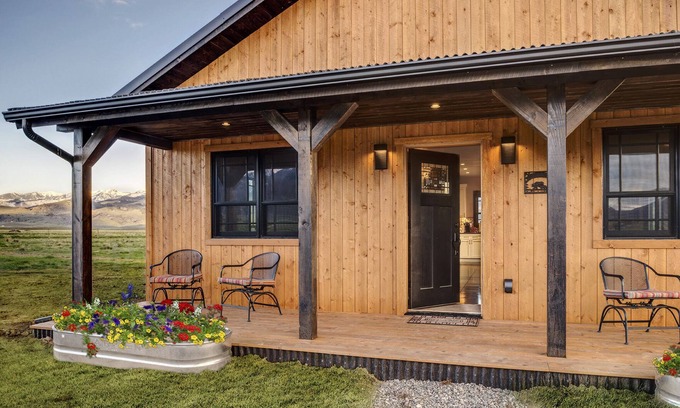 Livingston Cottage | Lone Cactus Cottage Paradise Valley