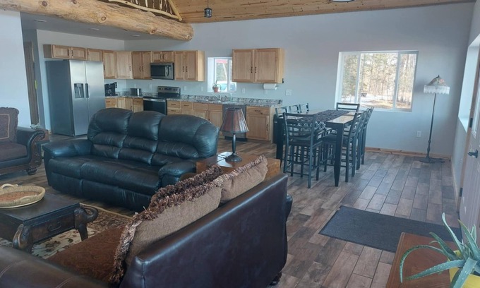 Blackduck Cabin | "Lone Lodge" 5-bedroom cabin with WiFi, AC, Dock,Landing, close beach.