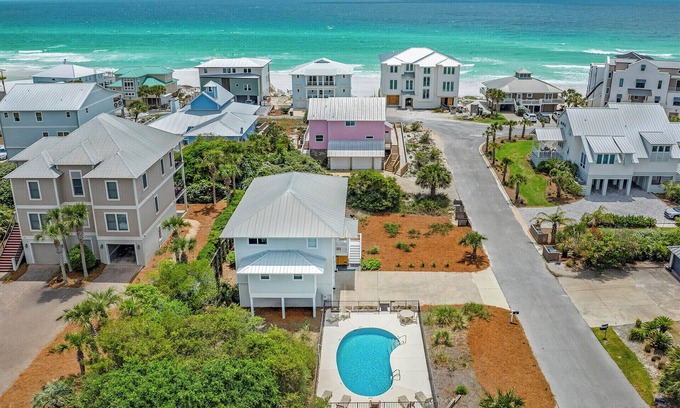 Gulf Trace House | Lone Star - Updated Gulf-View Home in Gulf Trace of Grayton Beach, Private Pool!