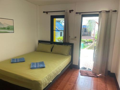 Bai Lan Resort | Lonely Beach Pool Resort