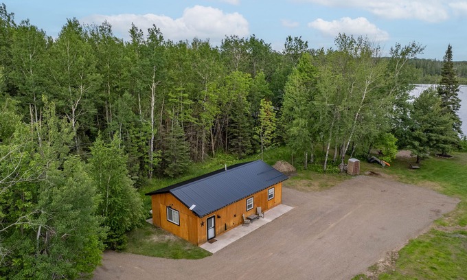 Reisterstown Station Cabin | Lonely Pine Lodge On Strand Lake. Pet Friendly. Pet fee.