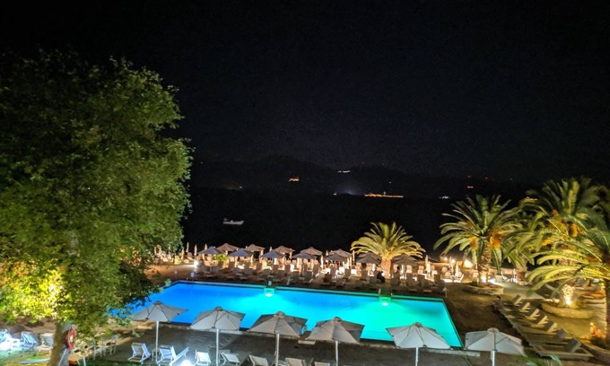 Longos Hotel | Long Beach Resort