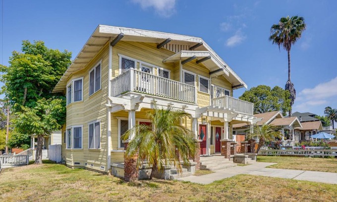 Willmore Apartment | Long Beach Vacation Rental Near Downtown and Beaches