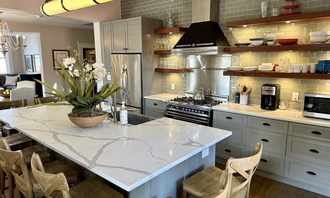 Downtown Charleston Condo | Long term availalbe! Historic Upper King Restoration! Walk to everything!