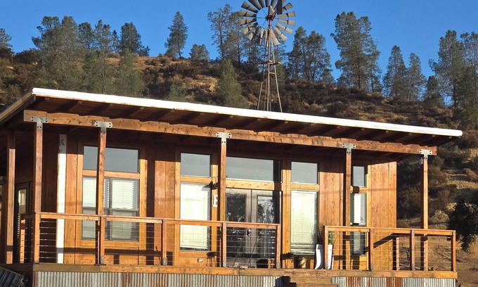 Hollister Cabin | Longhorn Ranch. Views! Tiny home cabin. 2/1/3beds Fast wifi. The pinnacles hike