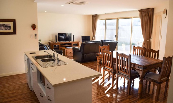 Port Elliot House | Longreach at Port Elliot