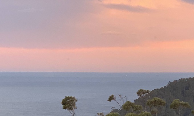 Stanwell Tops Cabin | Longview Lodge @ Stanwell Tops!