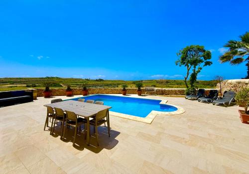 Birbuba House | Lonza Gharb Farmhouse