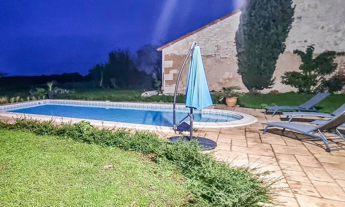 Saint-Sulpice-de-Cognac House | Look forward to a special vacation in charming walls.