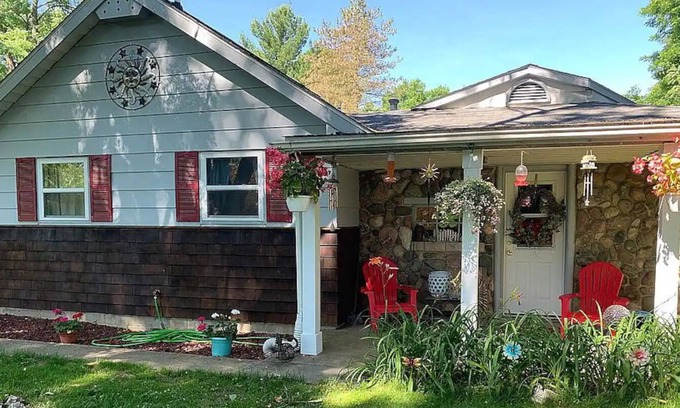 Flint House | Looking for cozy and convenient? Check out Odin's Place!