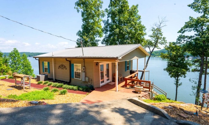 Leesburg Cabin | Lookout Nook Waterfront on Weiss Lake