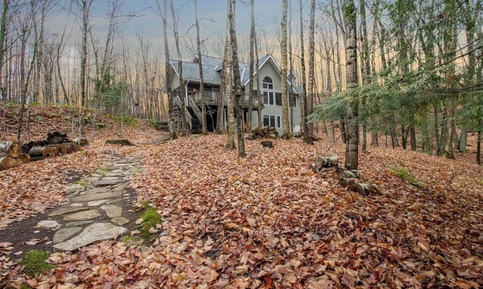 North Kawartha Cottage | Loon Bay Serenity - Four Bedroom Cottage, Sleeps 8