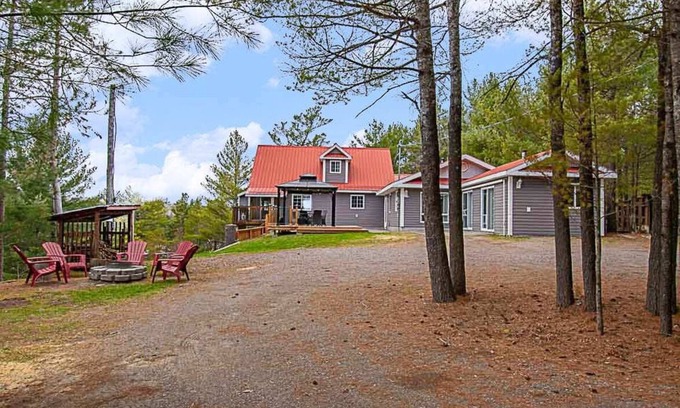 French River Cottage | Loon Lookout - Beautiful Waterfront Cottage w/Sauna, Amazing Views, AC, Wi-Fi
