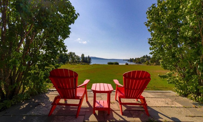 Greenville House | Loon Song