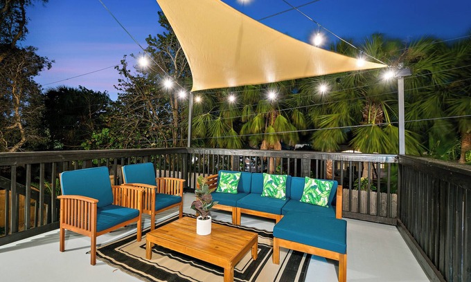 Indian Harbour Beach Apartment | Lora Square