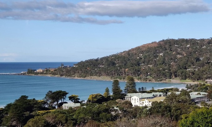 Lorne House | Lorne Ocean View - Amazing Ocean Views with 4 bedrooms and excellent facilities