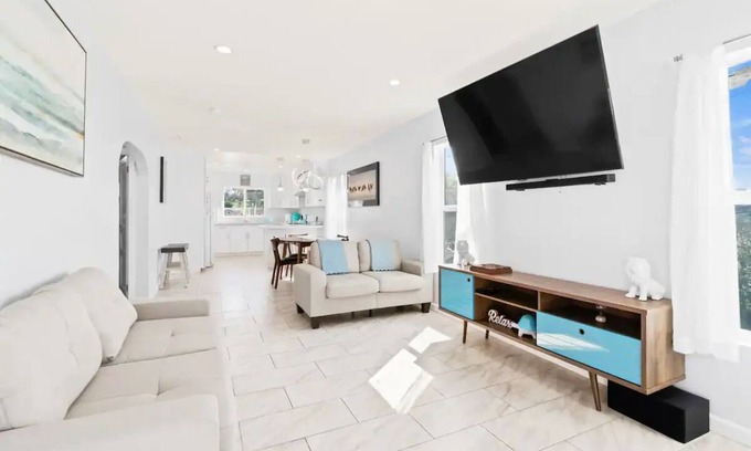Los Angeles House | Los Angeles Hills Hideawaynn