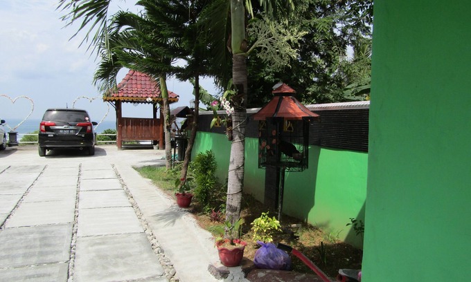 Kretek Cabin | Losmen Kinasih Puncak & Gazebo Pandang