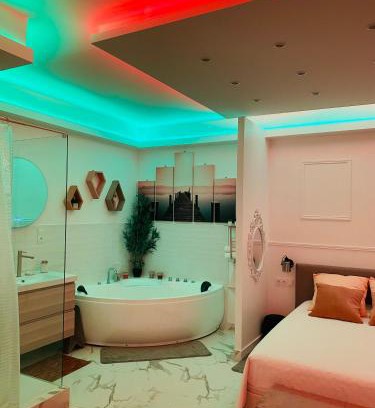 Saint-Quentin Apartment | LOTUS - Studio équipé, Balnéo, Wi-Fi, Hypercentre