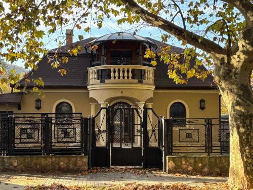 Miskolc-Tapolca Villa | Louis