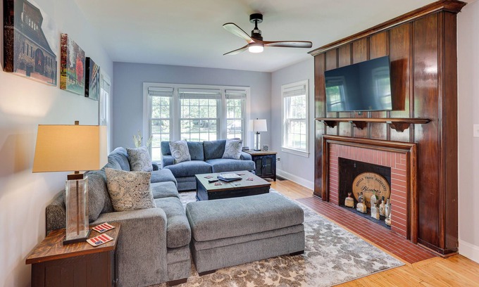 Belknap Cottage | Louisville Home in the Highlands with Game Room!