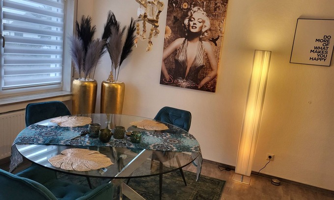 Karthause Apartment | Lounge 3, top apartment with two bedrooms and parking at the house