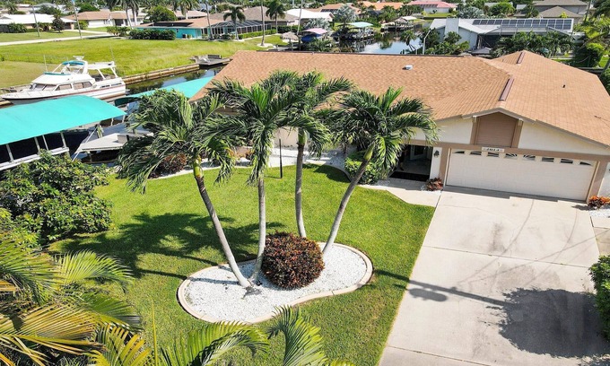 Fort Myers Villa | Love Bird–Canalfront heated pool pet friendly