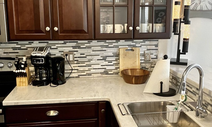 Glenwood Grove - North Iris Condo | ❤Love This Home ! 2B/2B. Quiet Oasis. Fast Wi-Fi, Pet Friendly