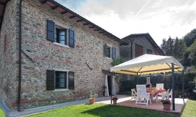 Castelnuovo di Garfagnana Apartment | Lovely apartment for 6 guests with WIFI, TV and panoramic view