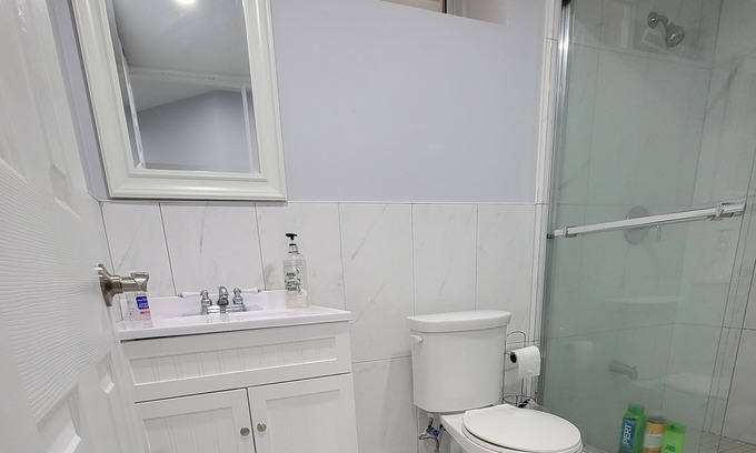 Shelburne Apartment | Lovely 1 bedroom plus den basement studio